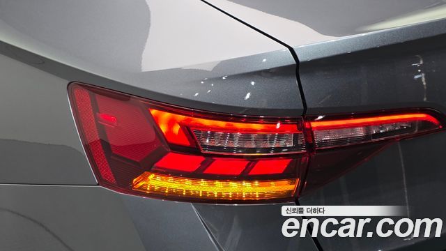 Volkswagen Jetta 2023 — photo 9