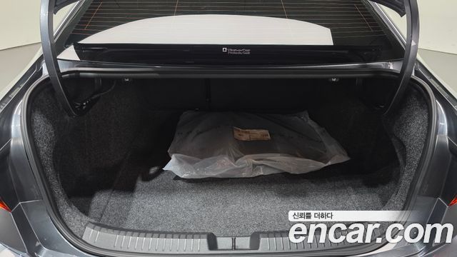 Volkswagen Jetta 2023 — photo 27