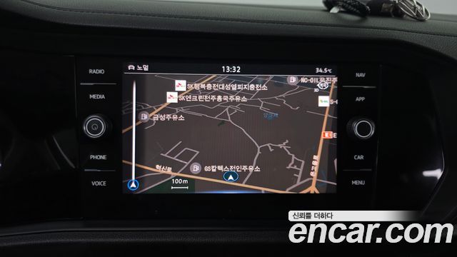 Volkswagen Jetta 2023 — photo 28