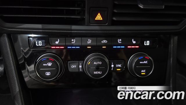 Volkswagen Jetta 2023 — photo 31