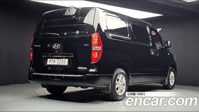 Hyundai Starex 2015 — photo 2