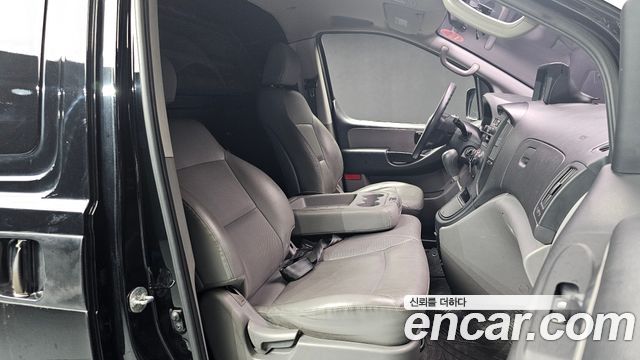 Hyundai Starex 2015 — photo 11