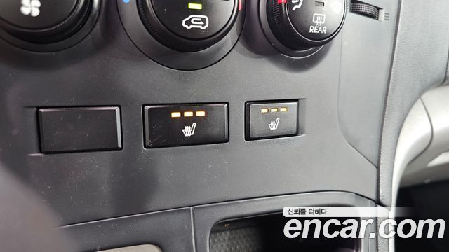 Hyundai Starex 2015 — photo 18
