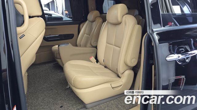 Kia Canival 2019 — photo 17