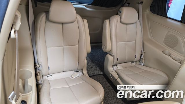 Kia Canival 2019 — photo 18