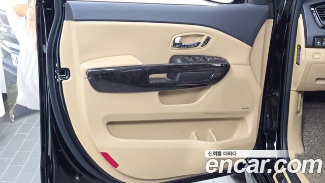 Kia Canival 2019 — photo 14