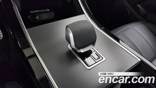 Land Rover Range Rover Evoque 2024 — photo 9