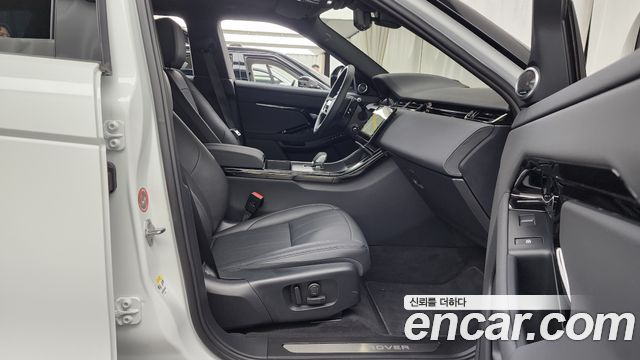 Land Rover Range Rover Evoque 2024 — photo 11