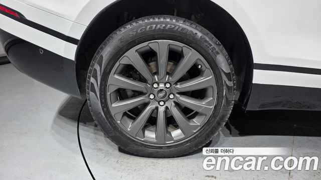 Land Rover Range Rover Velar 2019 — photo 5