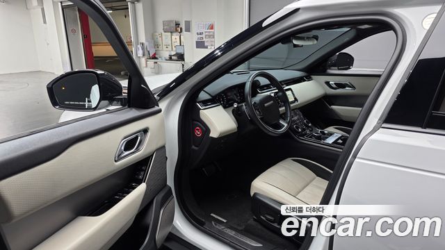 Land Rover Range Rover Velar 2019 — photo 13