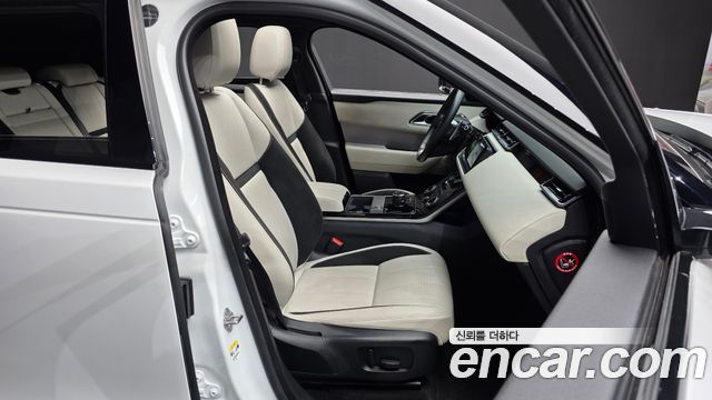 Land Rover Range Rover Velar 2019 — photo 16
