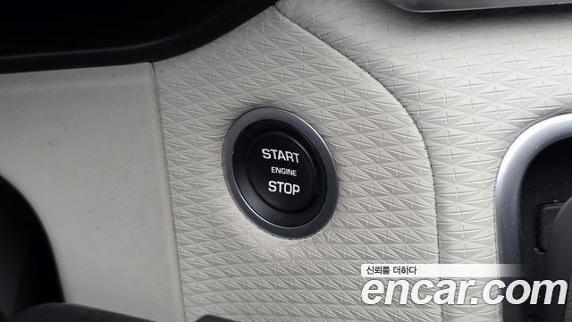 Land Rover Range Rover Velar 2019 — photo 30