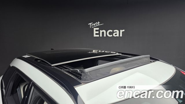 Land Rover Range Rover Velar 2019 — photo 36