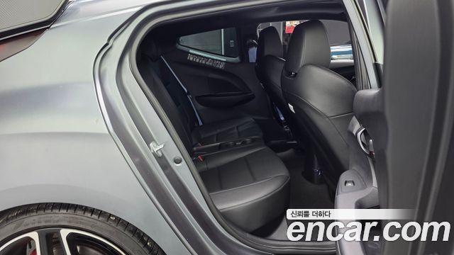 Hyundai Veloster 2019 — photo 17