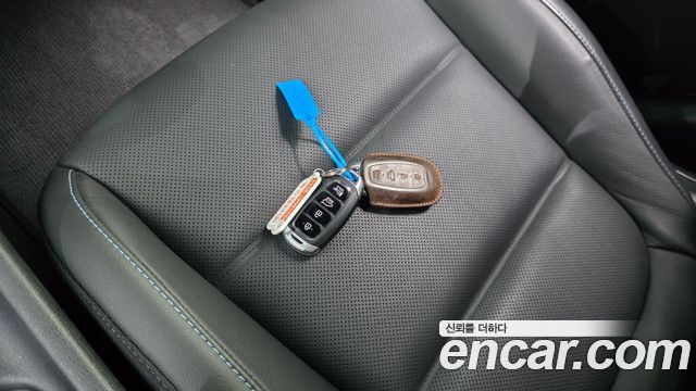 Hyundai Veloster 2019 — photo 21