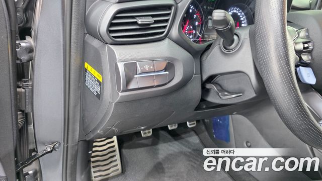 Hyundai Veloster 2019 — photo 25
