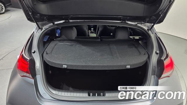 Hyundai Veloster 2019 — photo 26