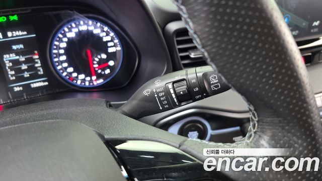 Hyundai Veloster 2019 — photo 27