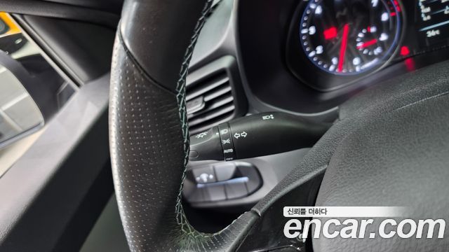 Hyundai Veloster 2019 — photo 29