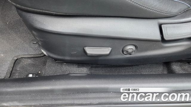 Hyundai Veloster 2019 — photo 30