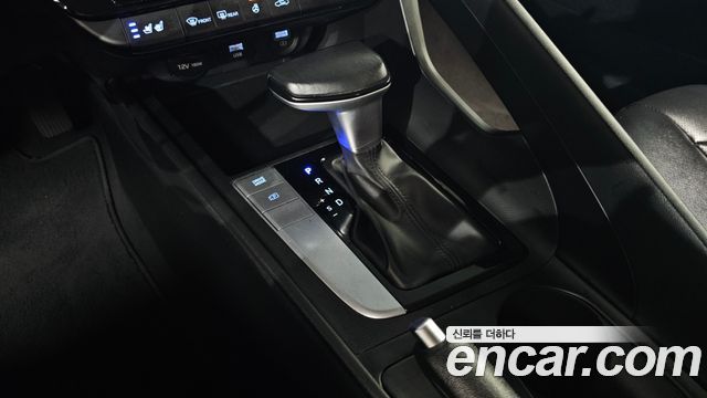 Hyundai AVANTE 2021 — photo 12