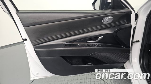 Hyundai AVANTE 2021 — photo 14
