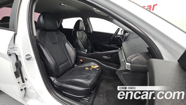 Hyundai AVANTE 2021 — photo 16