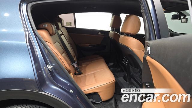 Kia Sportage 2018 — photo 18