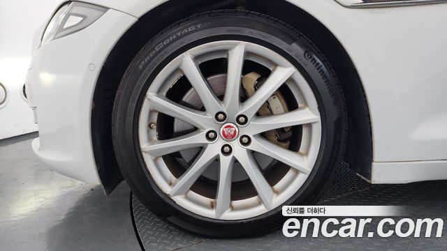 Jaguar XJ 2016 — photo 5