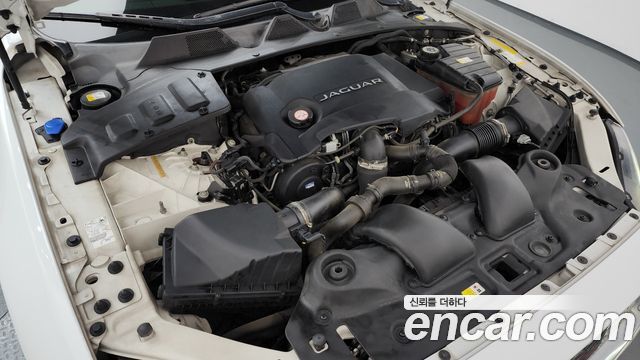 Jaguar XJ 2016 — photo 6
