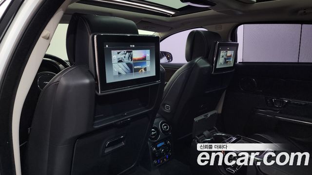 Jaguar XJ 2016 — photo 16