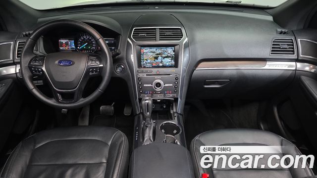Ford Explorer 2018 — photo 10