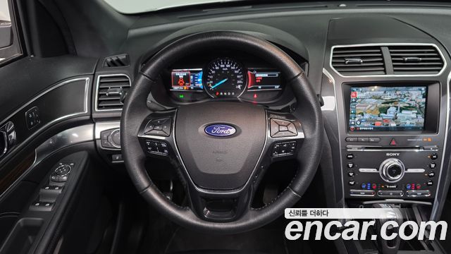 Ford Explorer 2018 — photo 19