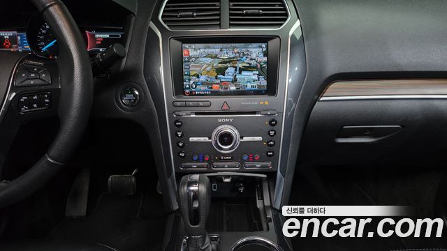 Ford Explorer 2018 — photo 20