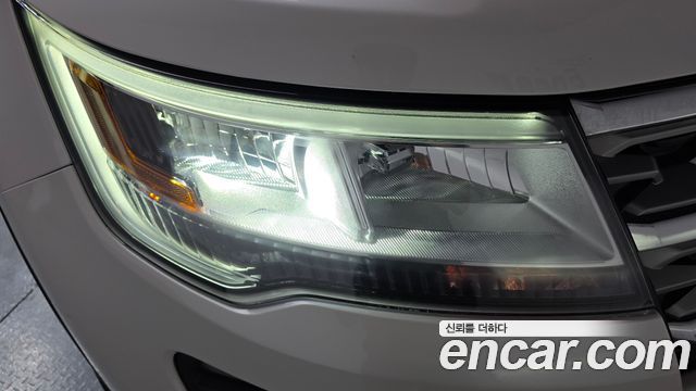 Ford Explorer 2018 — photo 8