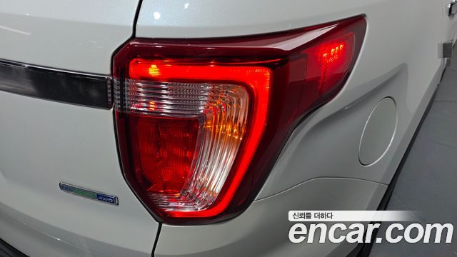 Ford Explorer 2018 — photo 9
