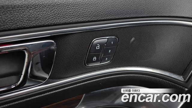 Ford Explorer 2018 — photo 28