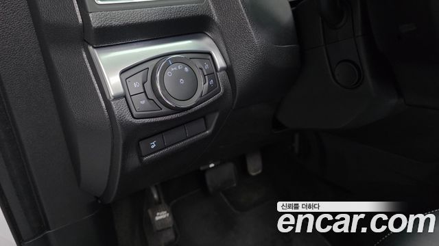Ford Explorer 2018 — photo 29