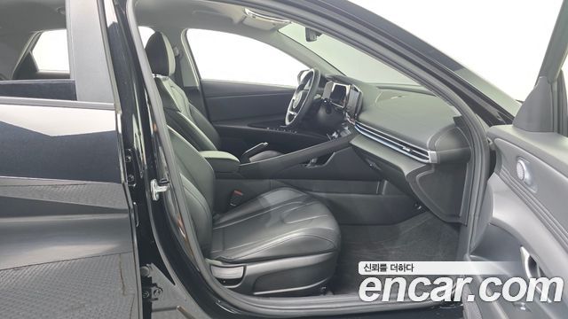 Hyundai AVANTE 2025 — photo 10