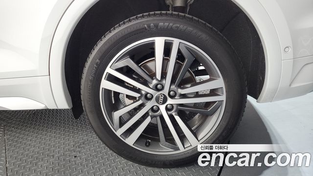 Audi Q5 2021 — photo 7