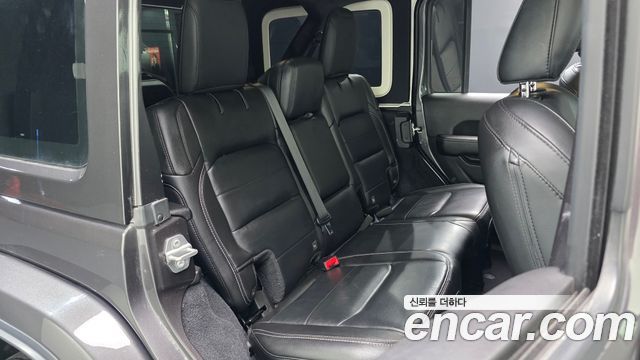 Jeep Wrangler 2019 — photo 17