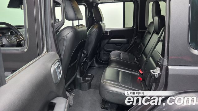 Jeep Wrangler 2019 — photo 18