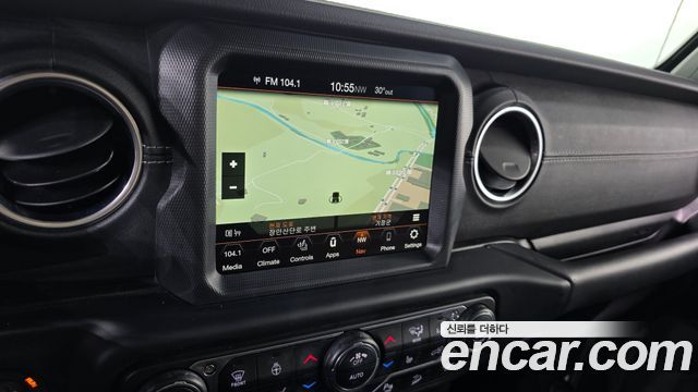 Jeep Wrangler 2019 — photo 21