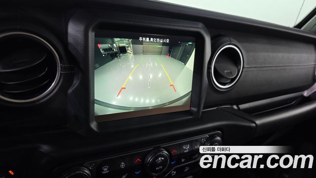 Jeep Wrangler 2019 — photo 25