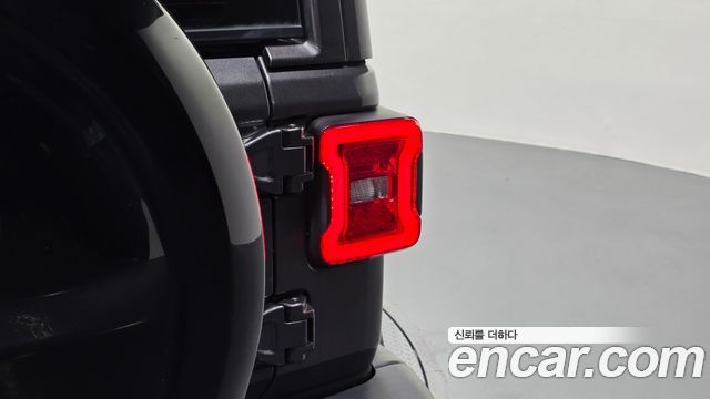 Jeep Wrangler 2019 — photo 9