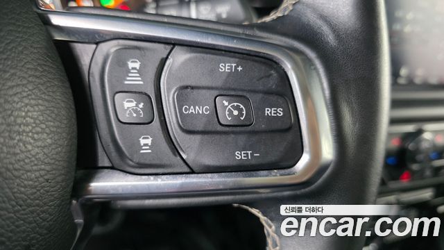 Jeep Wrangler 2019 — photo 27