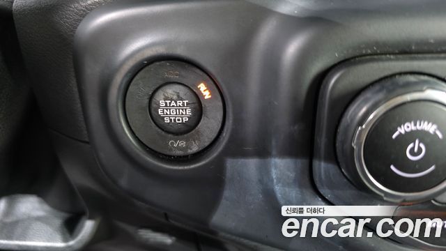 Jeep Wrangler 2019 — photo 28