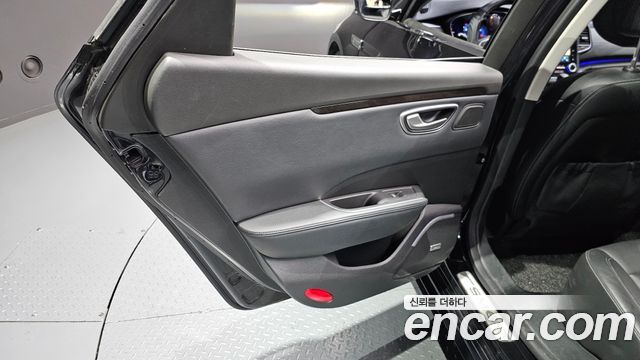 Renault Korea SM6 2016 — photo 15