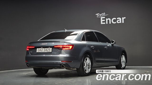 Audi A4 2016 — photo 2