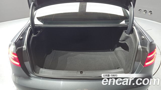 Audi A4 2016 — photo 20